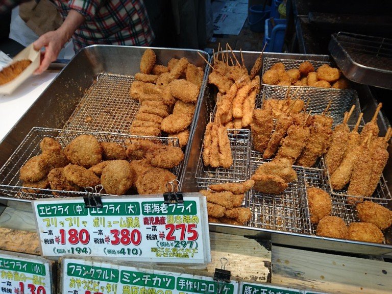 布施本町商店街でTV番組『ごぶごぶ』で浜ちゃんが食べた「肉のやまじん」のコロッケ